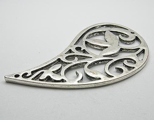 Leaf Metal Pendant - M11