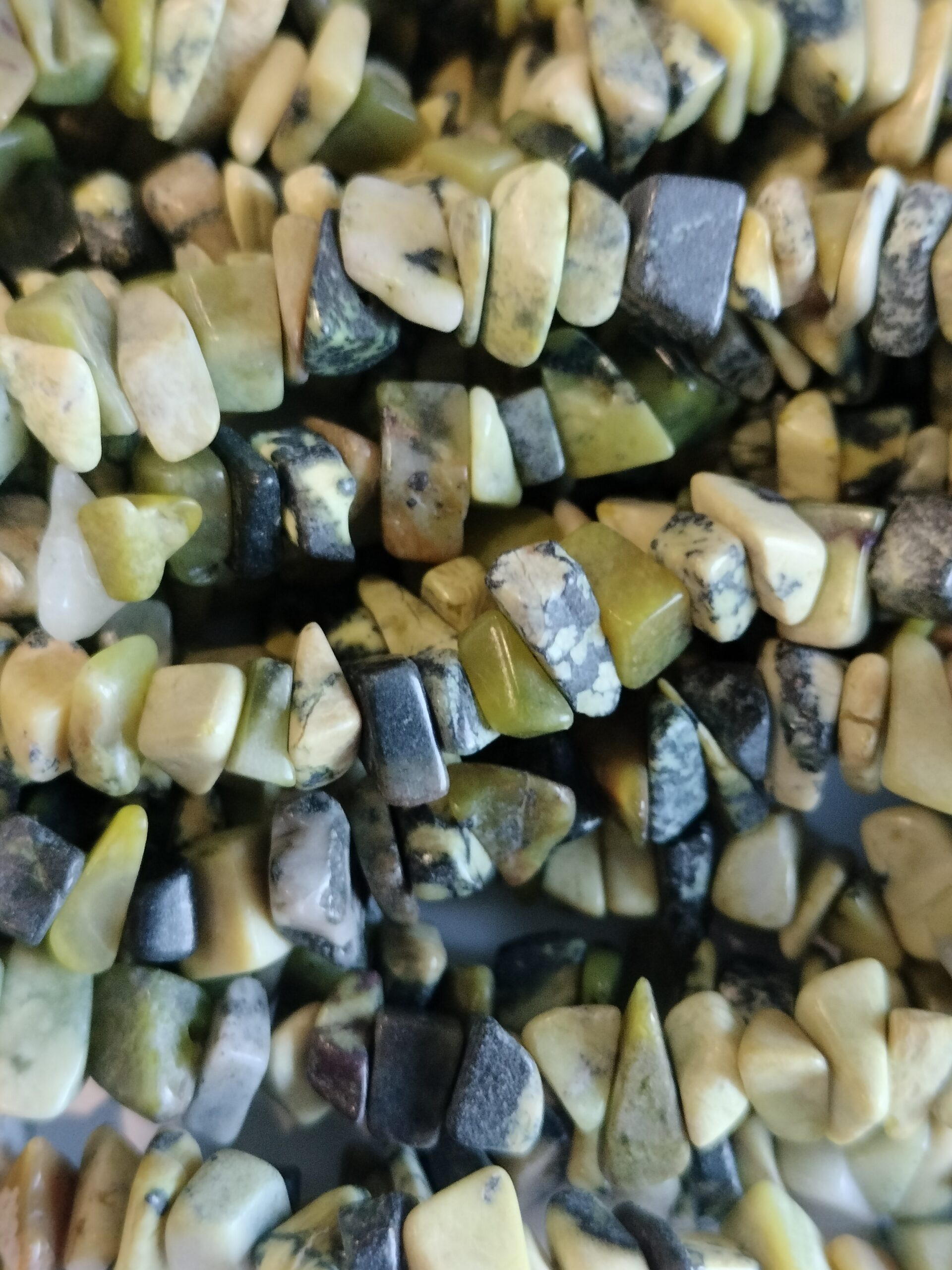 Dark Yellow Howlite Chip Stones